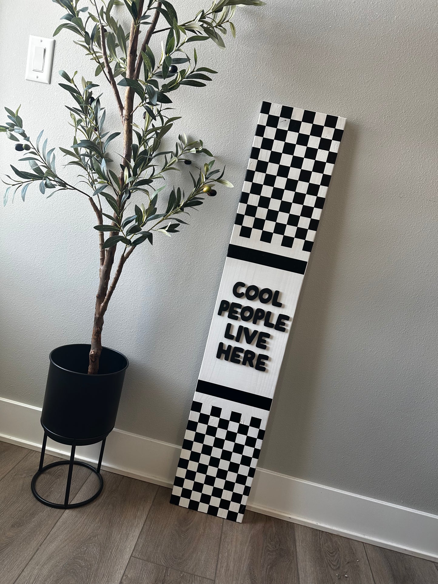 Cool People Live Here